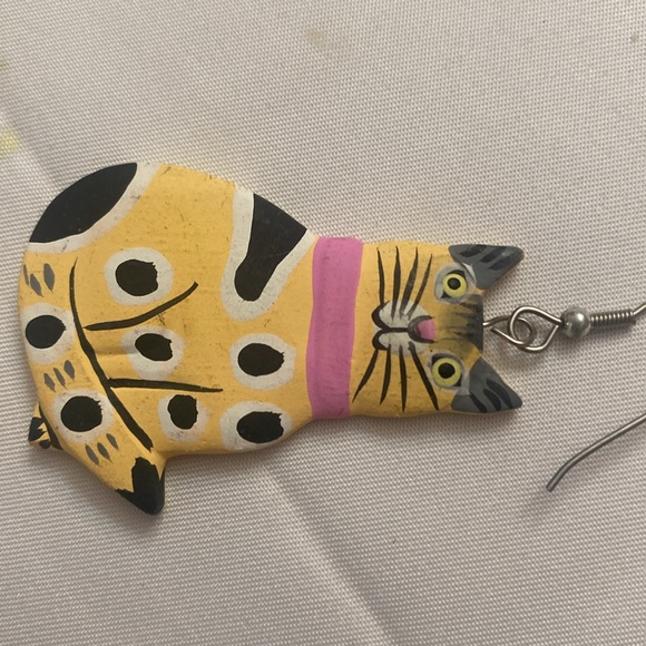 Vintage Dangling Cat Hand Painted Wooden Cat Earrings - Yellow Gold and Black - Picture 8 of 11